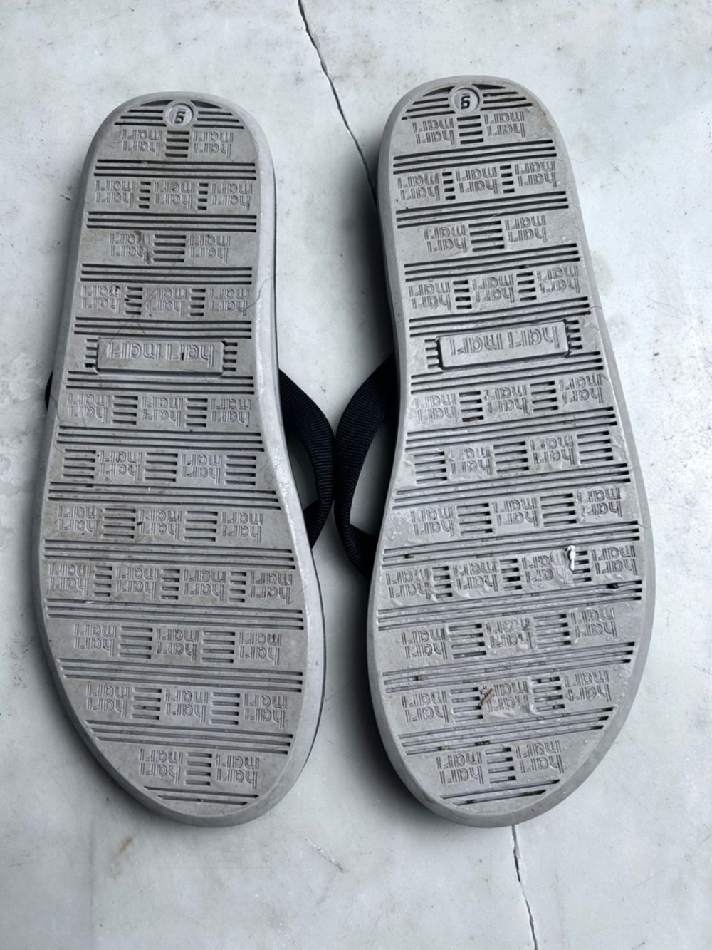 Hari Mari Black Textured Strap Flip Flops - Picture 4 of 7